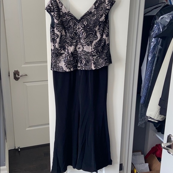 Dress - Picture 3 of 4